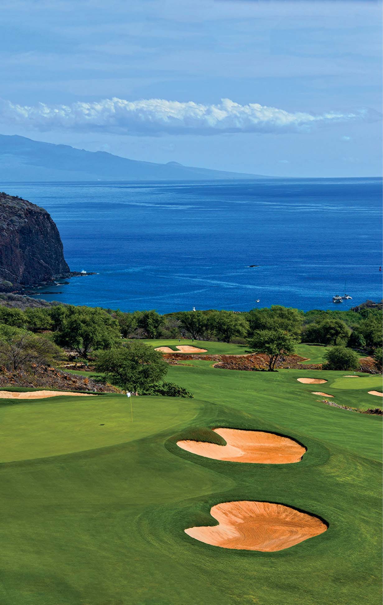 Four Seasons Lanai Manele Golf Course CONTENTS Aerial view of Maui A Look - photo 5