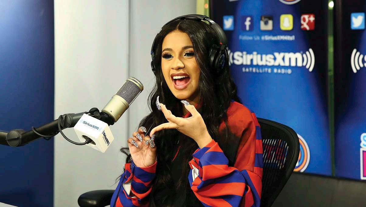 Cardi B visits the SiriusXM Studios in New York City in 2018 She still likes - photo 5