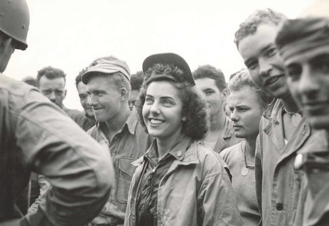 US Navy flight nurse Jane Kendeigh 1945 A journalist who was on the same - photo 6