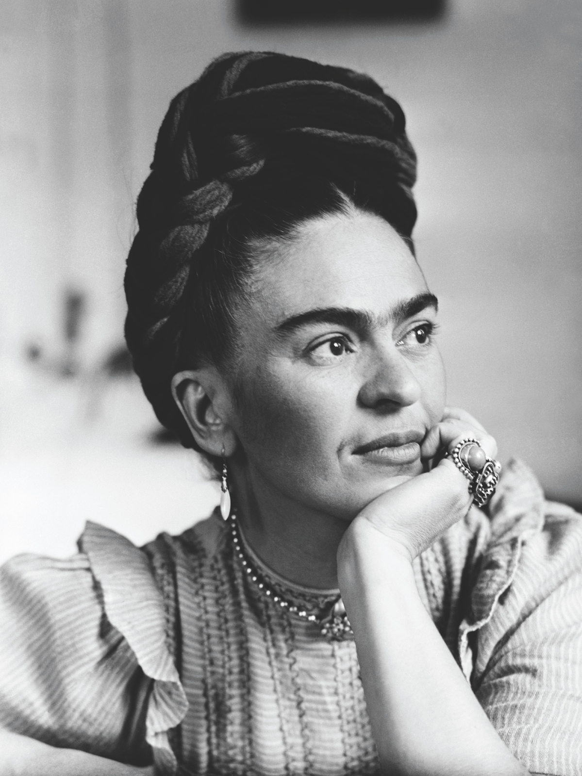 Frida Kahlo 1944 Kahlo was born into a middle-class family in Coyoacn - photo 4