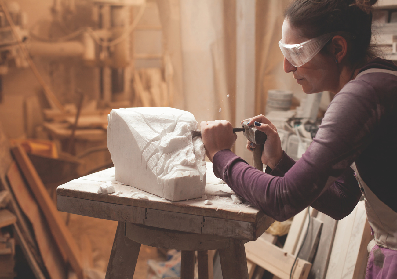 Women artists challenge themselves creatively through song dance sculpture - photo 3