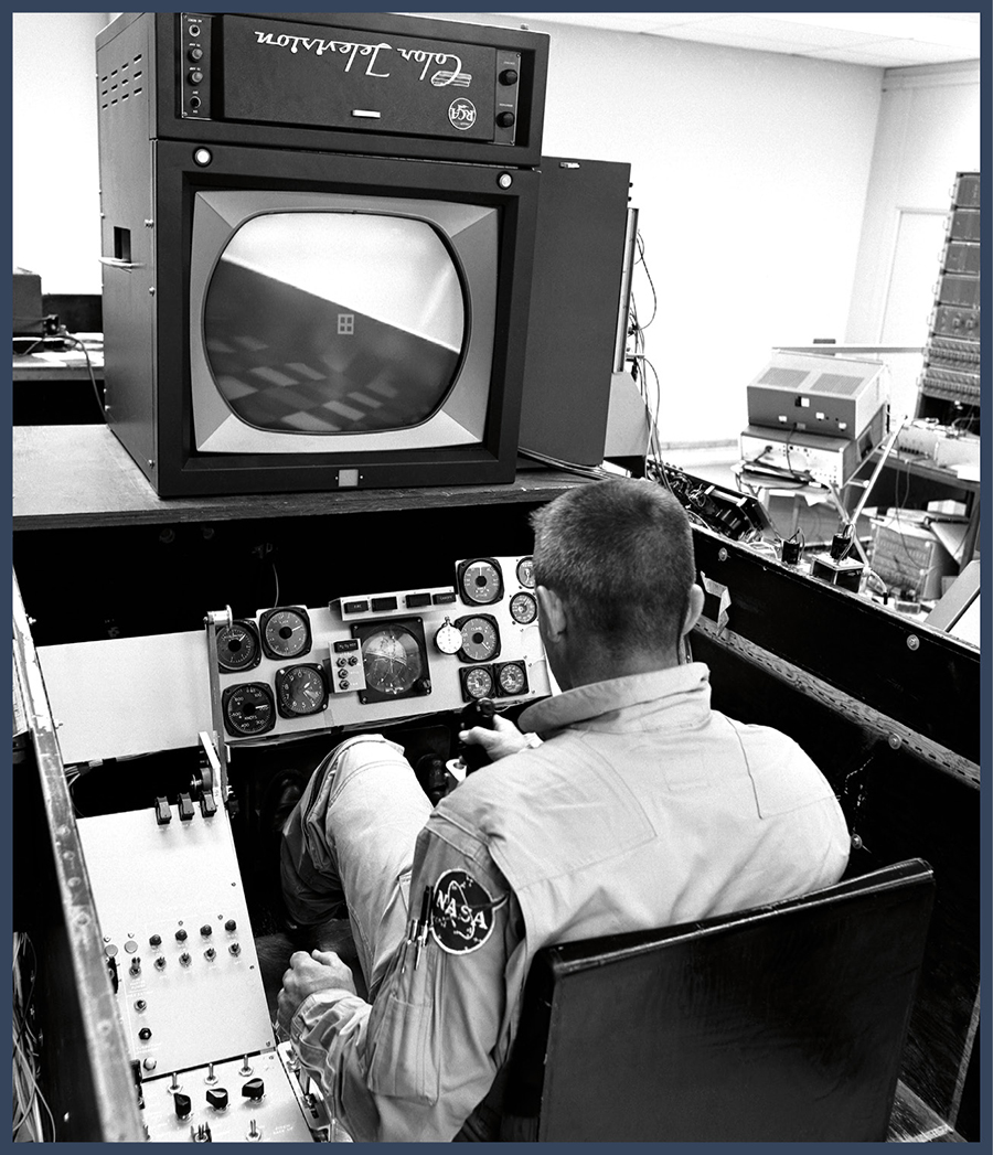 Pilots and engineers used early simulators to train for how spacecraft would - photo 5