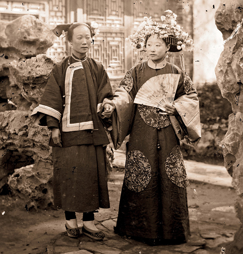 This photograph from 1869 shows a Chinese bride right in her wedding - photo 4