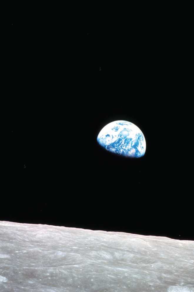 Opposite This photo called Earthrise became one of the most iconic images of - photo 5