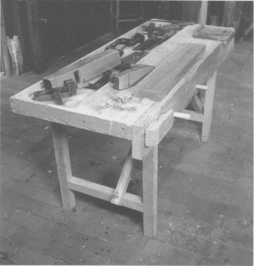 This folding workbench modified from an early twentieth-century design will - photo 4