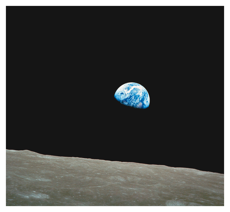 Earthrise photographed Christmas Eve 1968 was the first color photo of Earth - photo 7