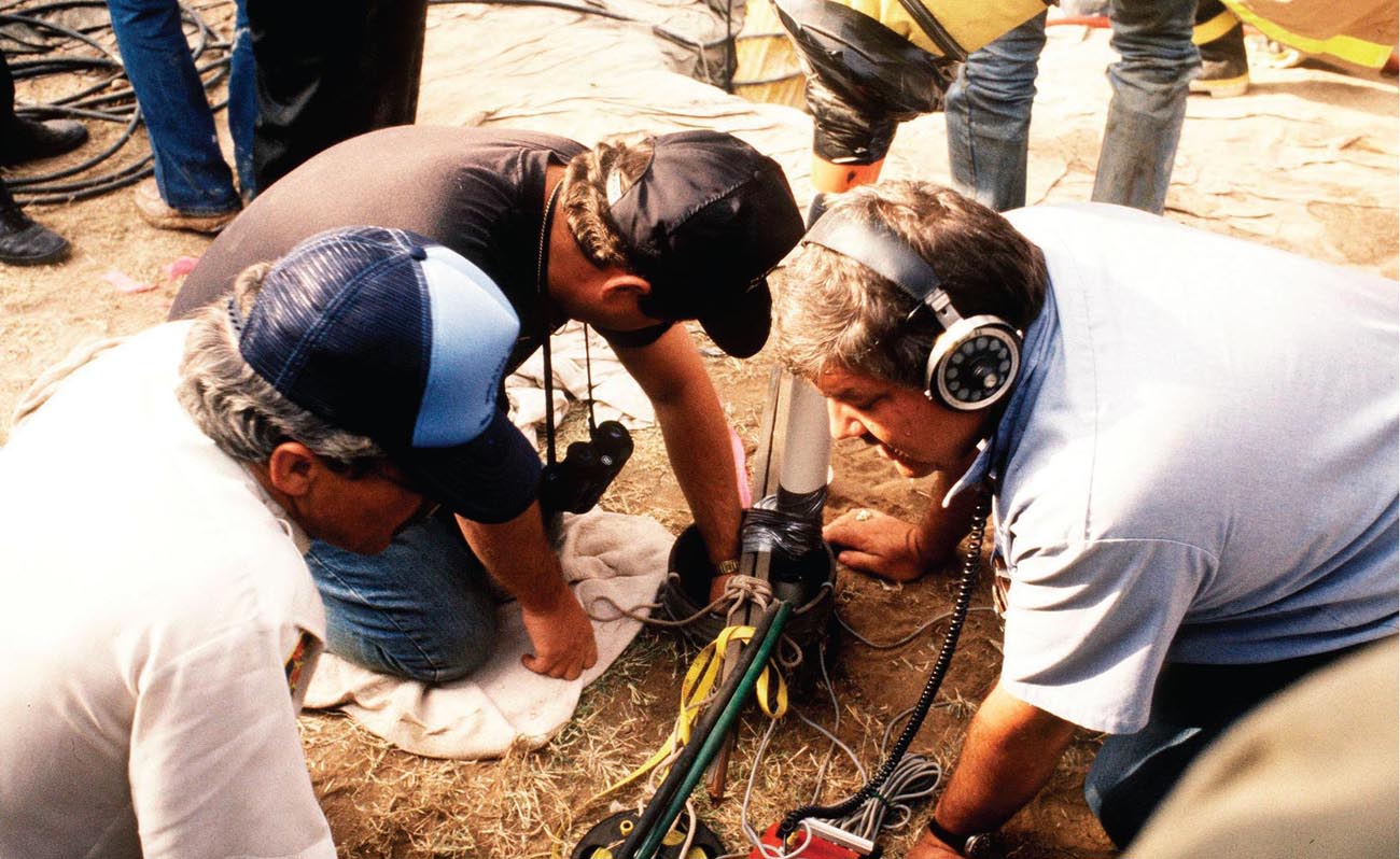 Workers lowered a microphone into the well to listen to Jessica They heard her - photo 8