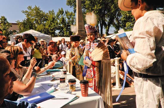 Wakeah Jhane daughter of Jhane Myers wins Best of Show at the 2008 Indian - photo 8