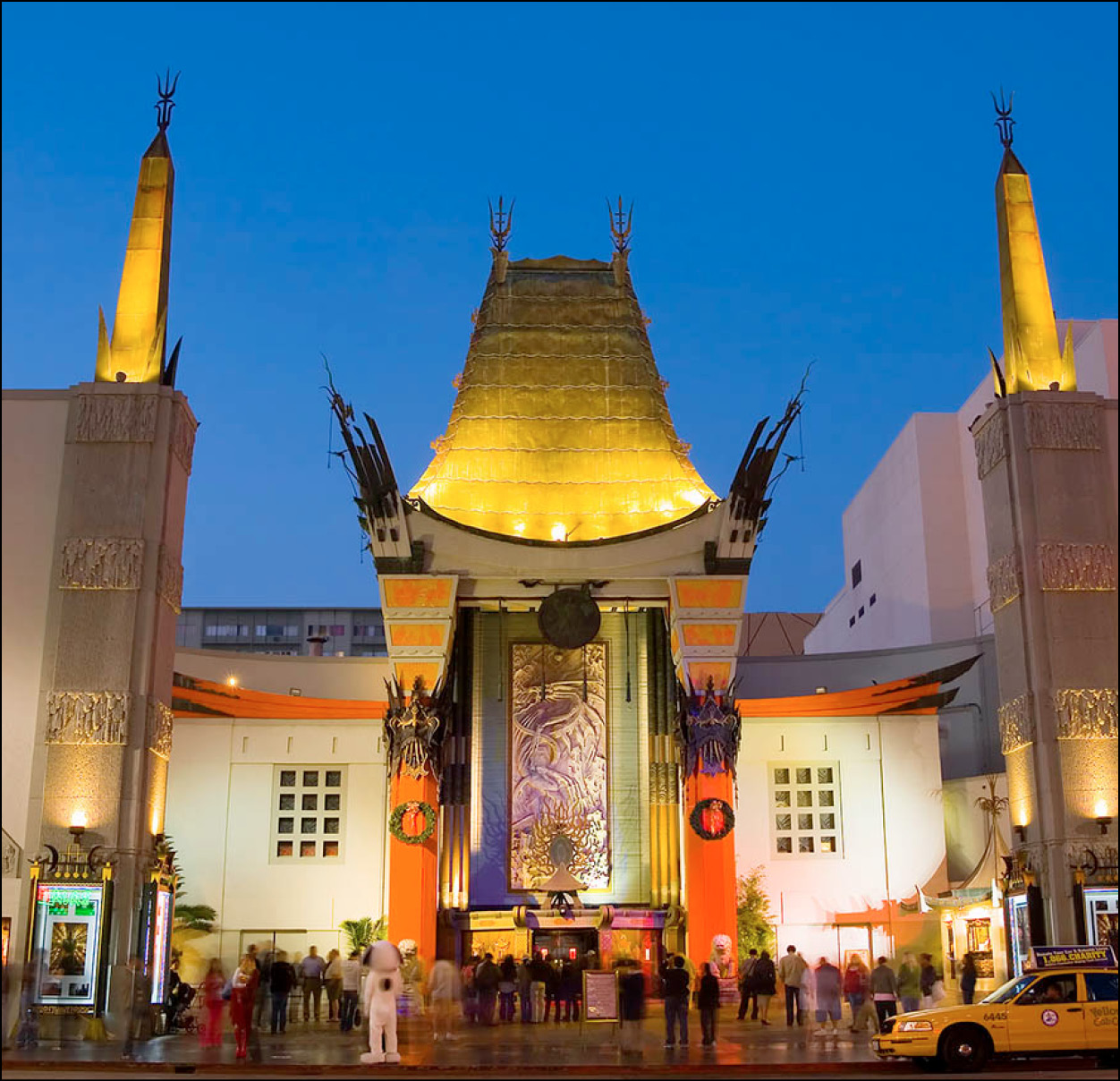 Top Attraction 5 Graumans Chinese Theatre A venerable Hollywood institution - photo 7