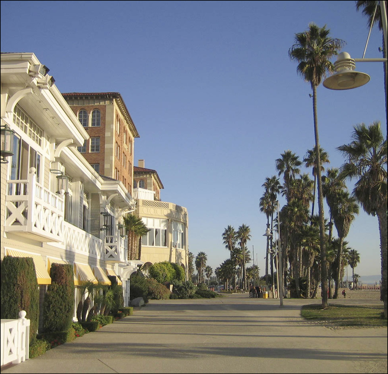 Top Attraction 2 Venice Beach Theres always something going on For more - photo 4