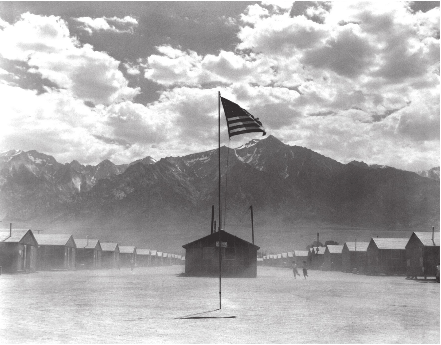 More than 10000 Japanese Americans were crowded into 504 barracks at Manzanar - photo 4