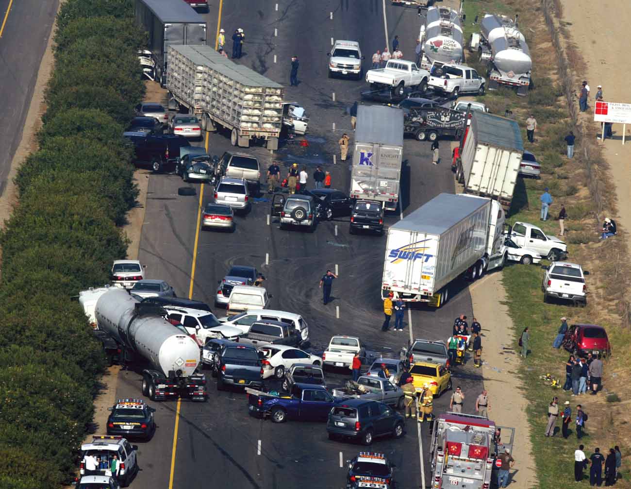 A major accident may involve dozens of collisions between many vehicles - photo 9