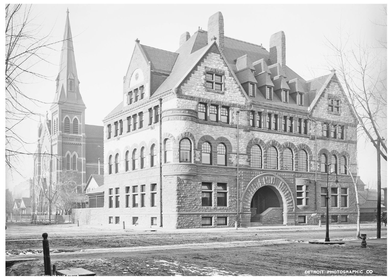 DENVER CLUB AT SEVENTEENTH STREET AND GLENARM PLACE Founded in 1880 the - photo 4