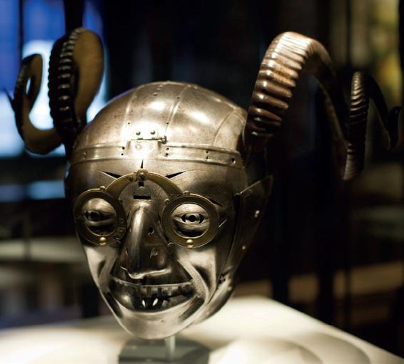 The horned helmet given by Holy Roman Emperor Maximilian I to King Henry VIII - photo 7