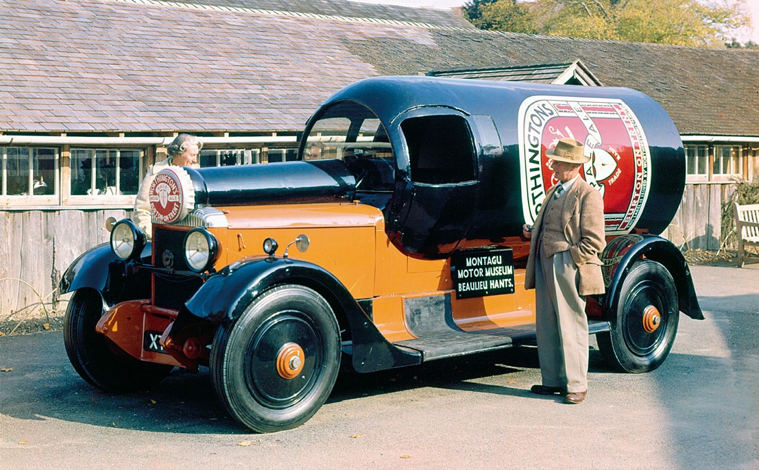 Built in 1923 on a standard 30hp Daimler car chassis this Worthingtons bottle - photo 5