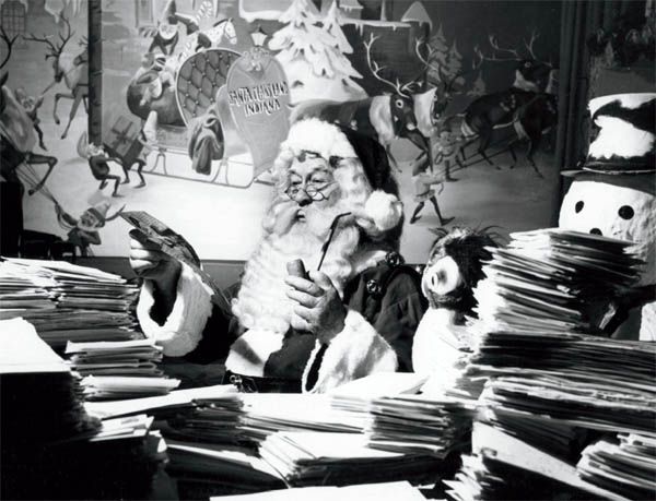 Santa Jim Yellig answered hundreds of thousands of letters to Santa Claus over - photo 8