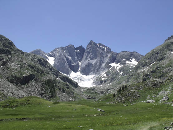 The north face of Vignemale from Oultes de Gaube Stages 18 and 19 The - photo 10