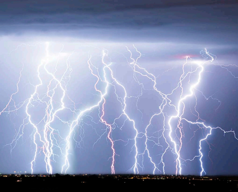 Natural phenomena such as lightning can be explained in terms of physics - photo 2