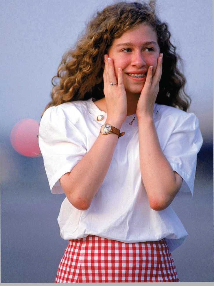 Chelsea Clinton at 12 years old CHAPTER ONE From Little Rock to the White - photo 3