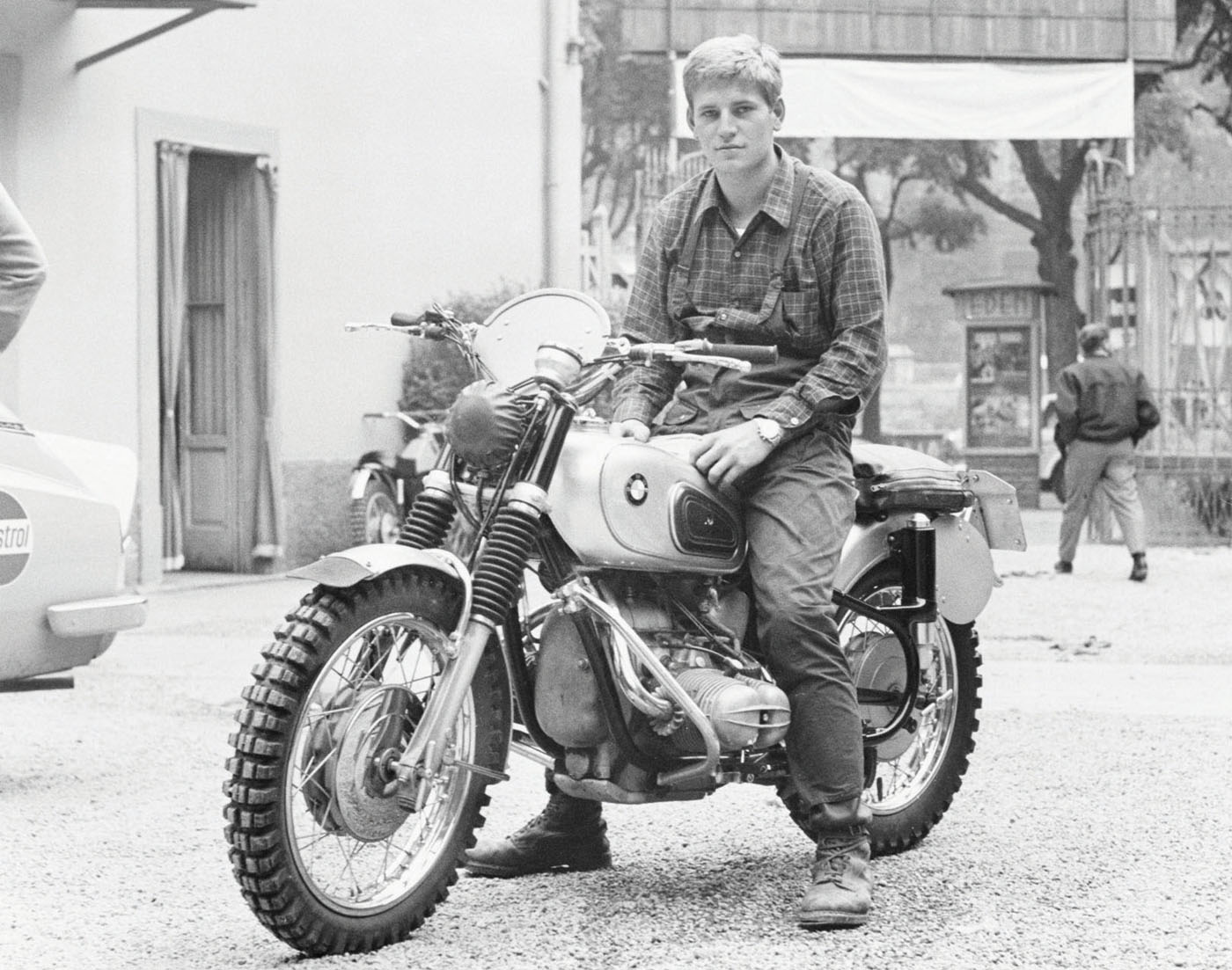 Although BMW did not produce enduro machines modified versions of its road - photo 4