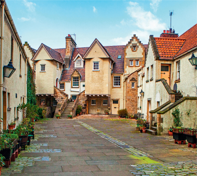 A view of the beautiful Whitehorse Close in Edinburgh To the right of this - photo 8