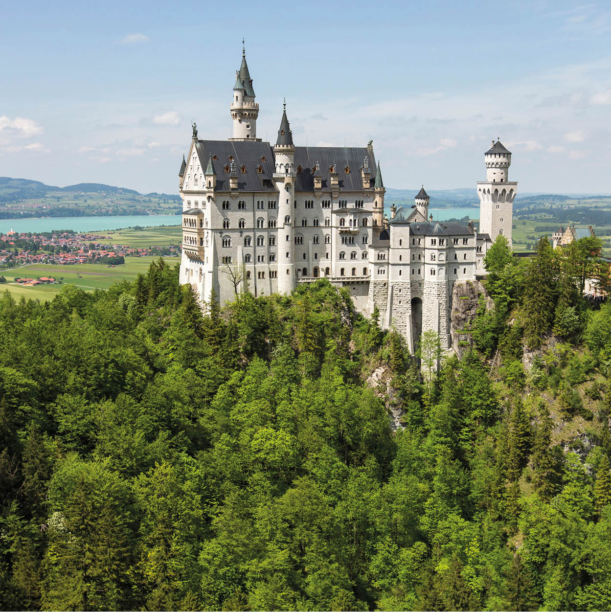 Top Attraction 1 iStock Schloss Neuschwanstein Mad King Ludwigs fantastical - photo 4