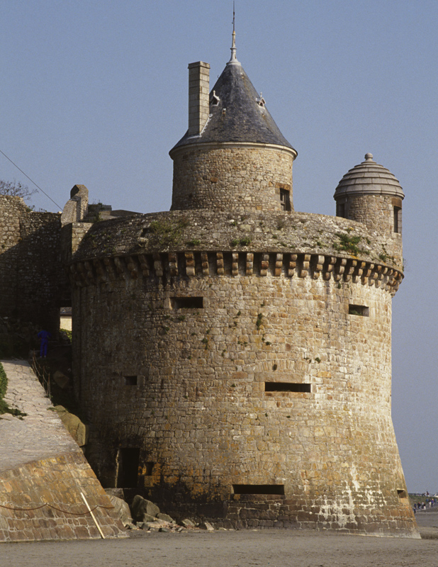 Punctuated by imposing towers the longest section was built to repel the - photo 6