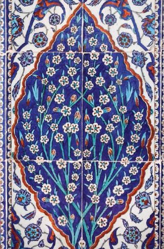 Images of Iznik tiles located in the Rstem Pasha Mosque Soon artists started - photo 6