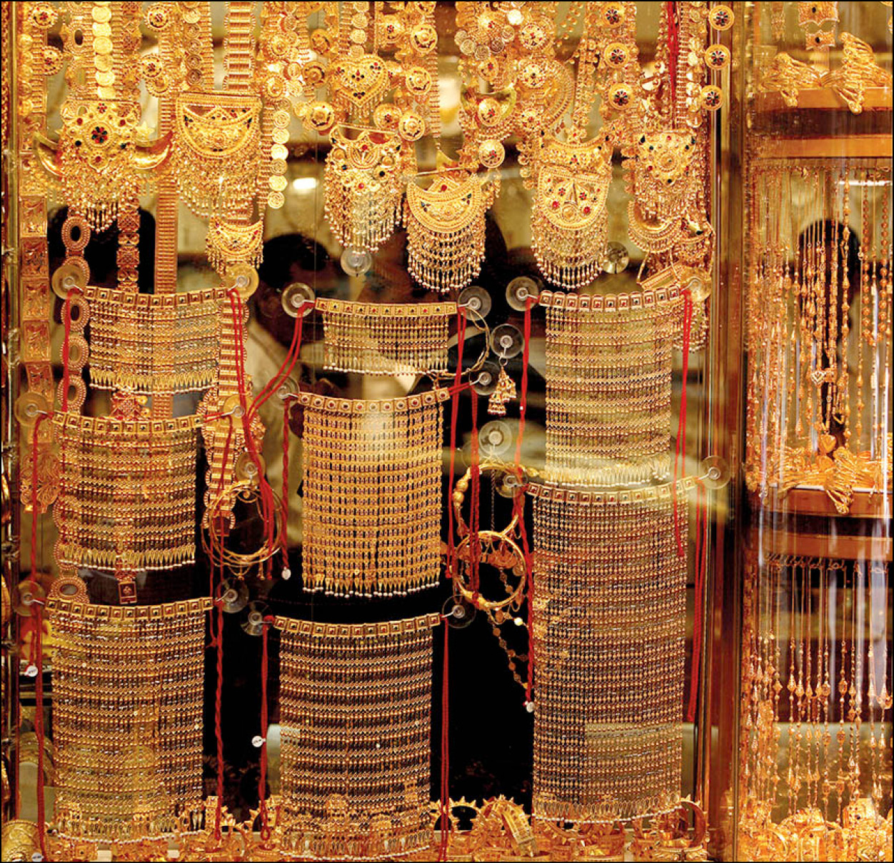 Top Attraction 3 The Gold Souk Pick up a glittering souvenir of Dubai in - photo 5