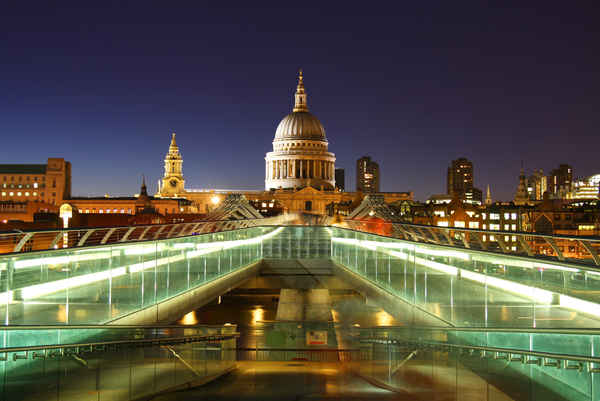 Never shy of grabbing publicity from other peoples labours Londons City Hall - photo 2