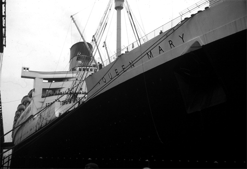 This is the view that awaited passengers on the Cunard RMS Queen Mary who - photo 5