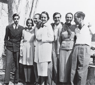 The Hagen family before the war Louis Hagen stands third from right As war - photo 2