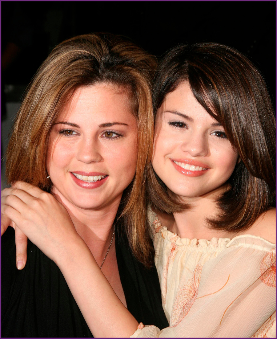 Selena caught the acting bug from her mom Mandy left When Selena was 5 - photo 11