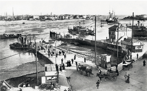 A view of Portsmouth Harbour from Gosport in 1905 On the left are two Gosport - photo 5