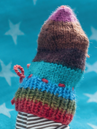 Scarf hat mittens and socks knitted in one multicolored yarn are both fun to - photo 4