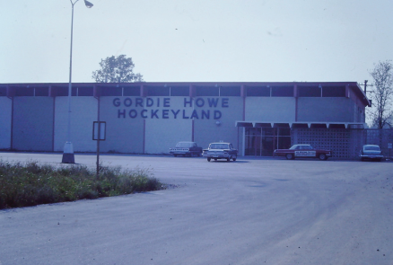 Gordie Howe Hockeyland in St Clair Shores Michigan Mom and Dad took out a - photo 18