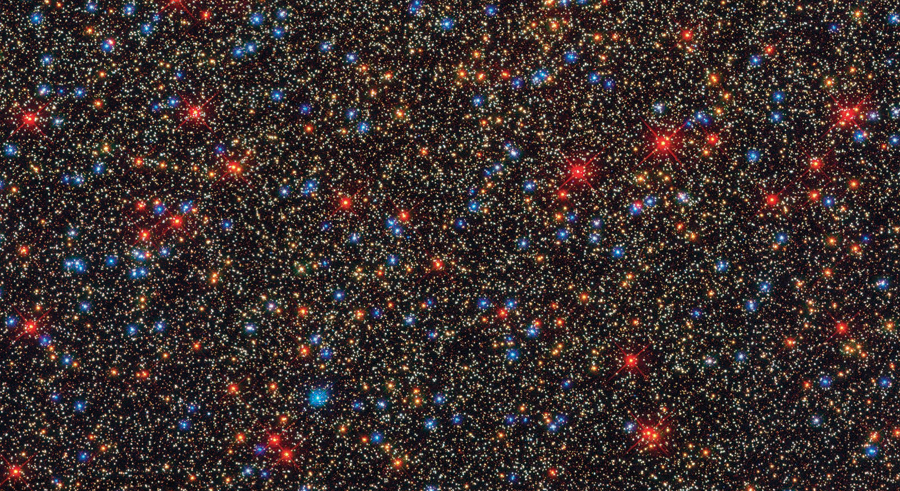 Approximately 100000 stars at the core of the globular Omega Centauri cluster - photo 2