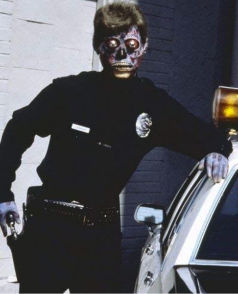 LAPD officer in They Live We begin here not only to prefigure the thematic - photo 3