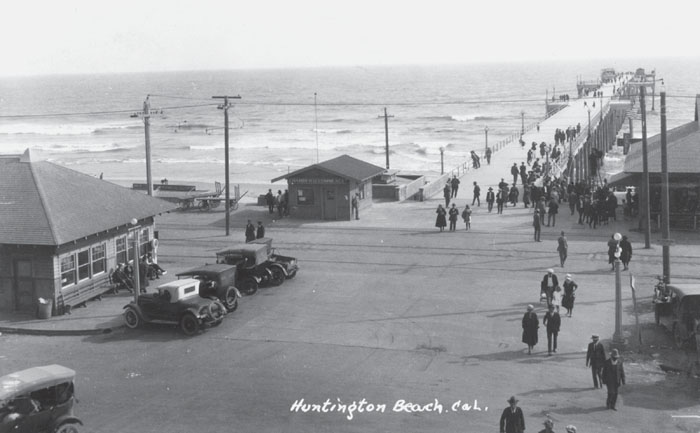 Oil After oil was discovered in Huntington Beach in 1920 the city became a - photo 2