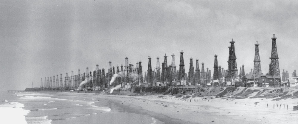 Oil After oil was discovered in Huntington Beach in 1920 the city became a - photo 3