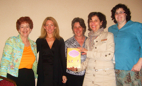 Kathryn Stockett in black posing with librarians in 2009 Via Flickr - photo 1