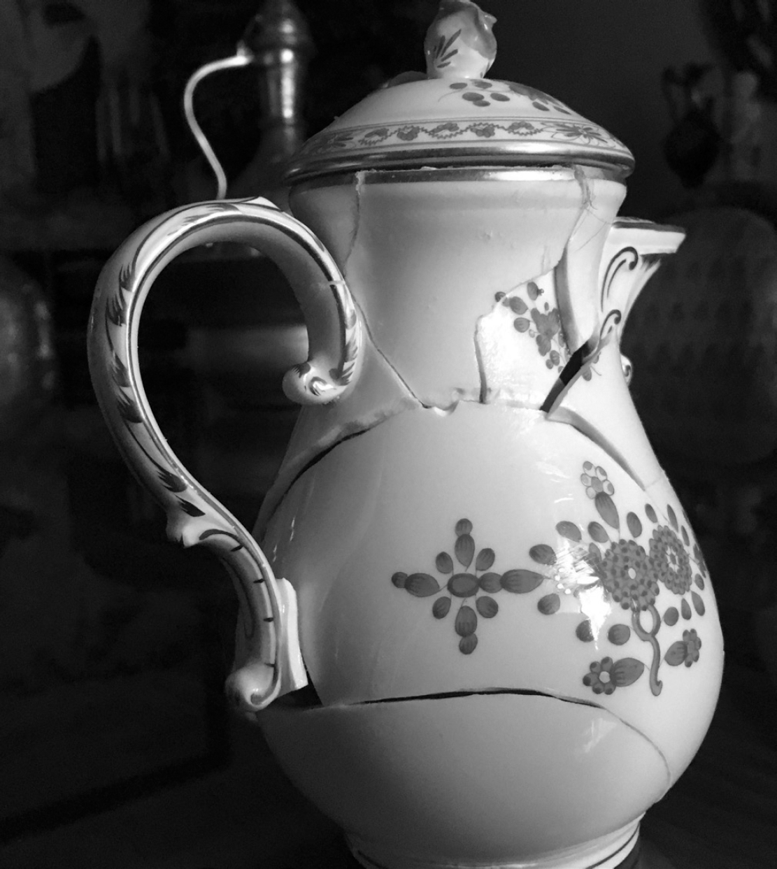 The teapot after repair I cannot tolerate losing things I cherish to a break - photo 4