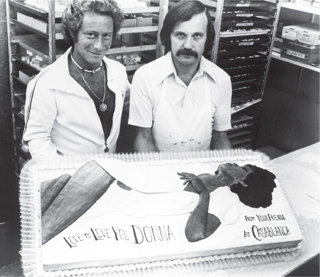 Neil Bogart of Casablanca Records on the left demanded that Donna Summers - photo 23