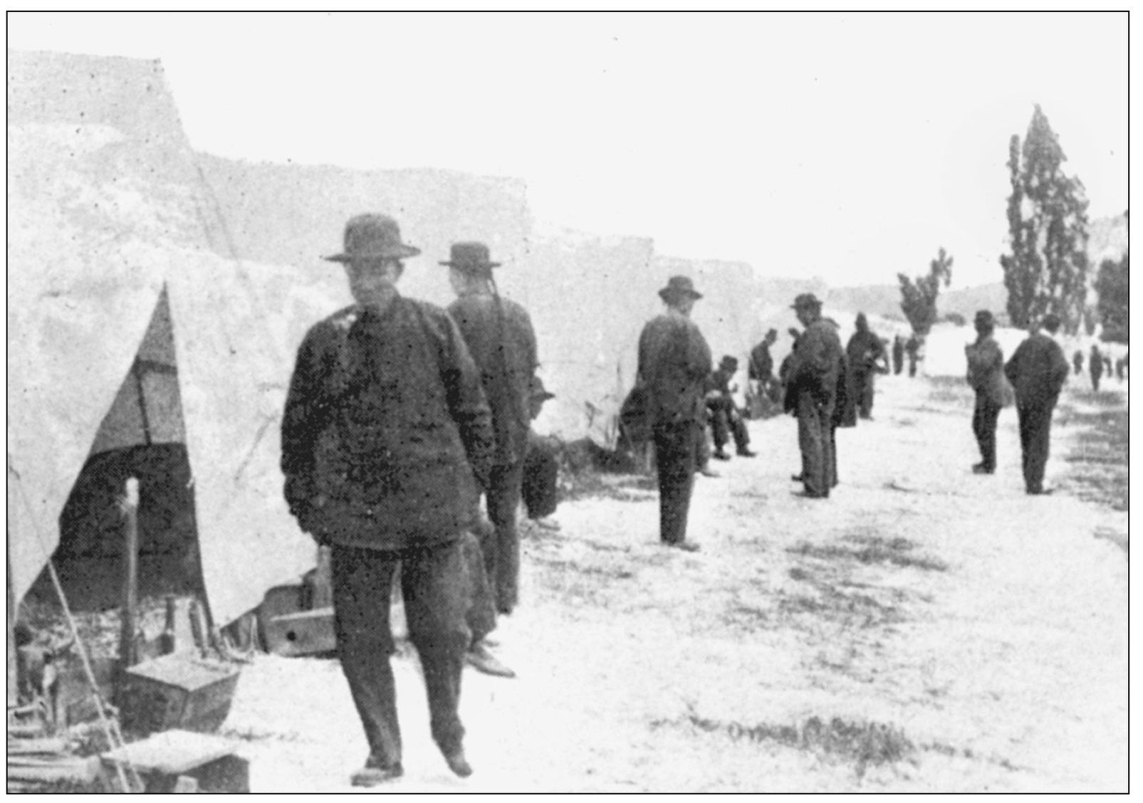 A Chinese refugee camp developed in Oakland in 1906 right after the San - photo 7