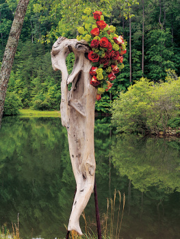 Nancy DOench - Flower Arranging the American Way: A World Association of Flower Arrangers Book