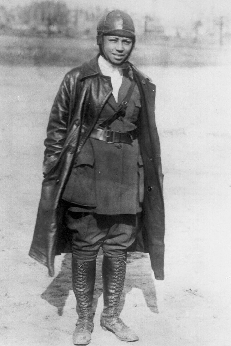 Fearless young aviatrix Bessie Coleman earned her international pilots license - photo 2