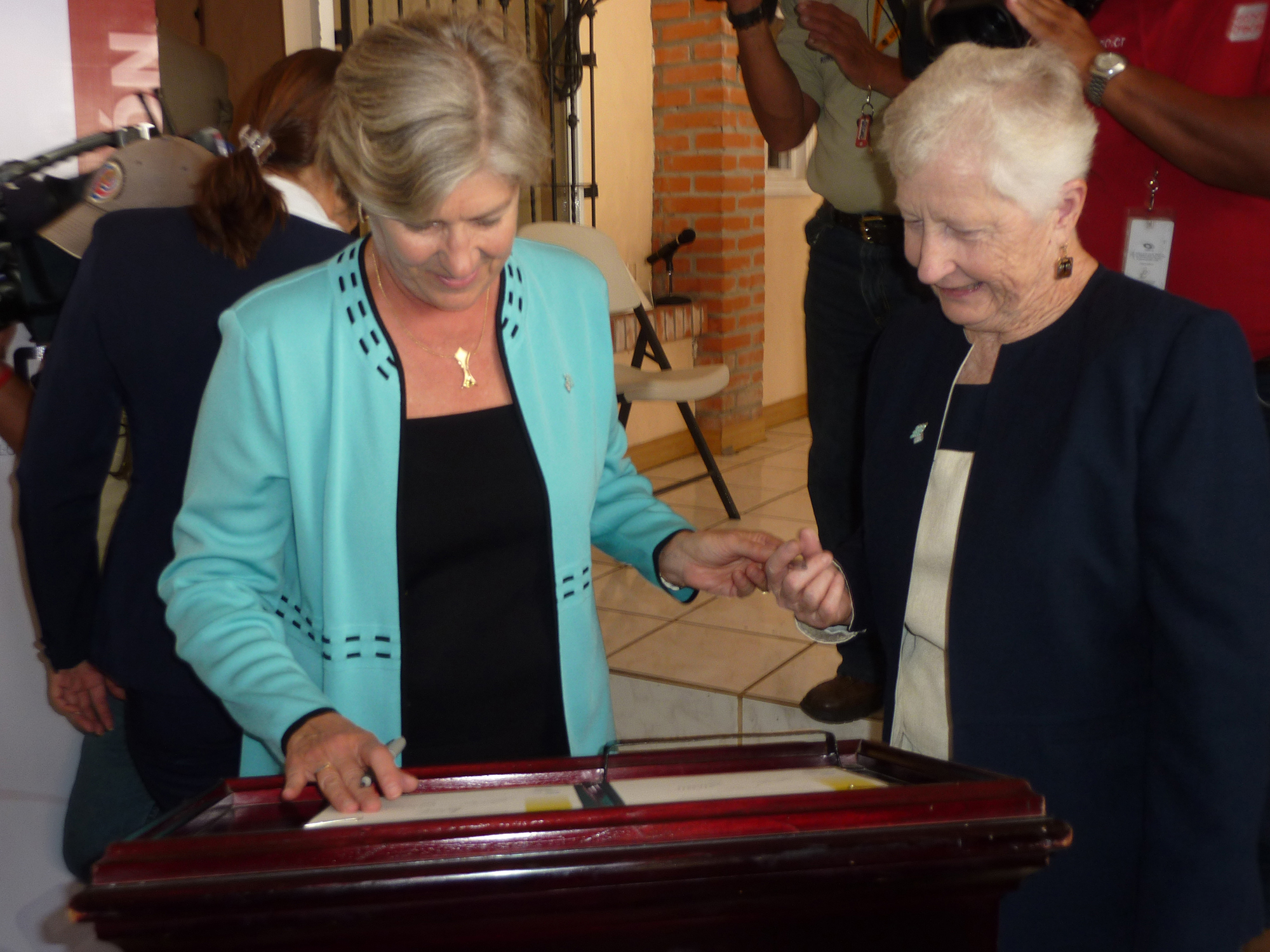 Dr Carole Oglesby and Dr Chris Sheldon Dr Carole Oglesby - photo 2