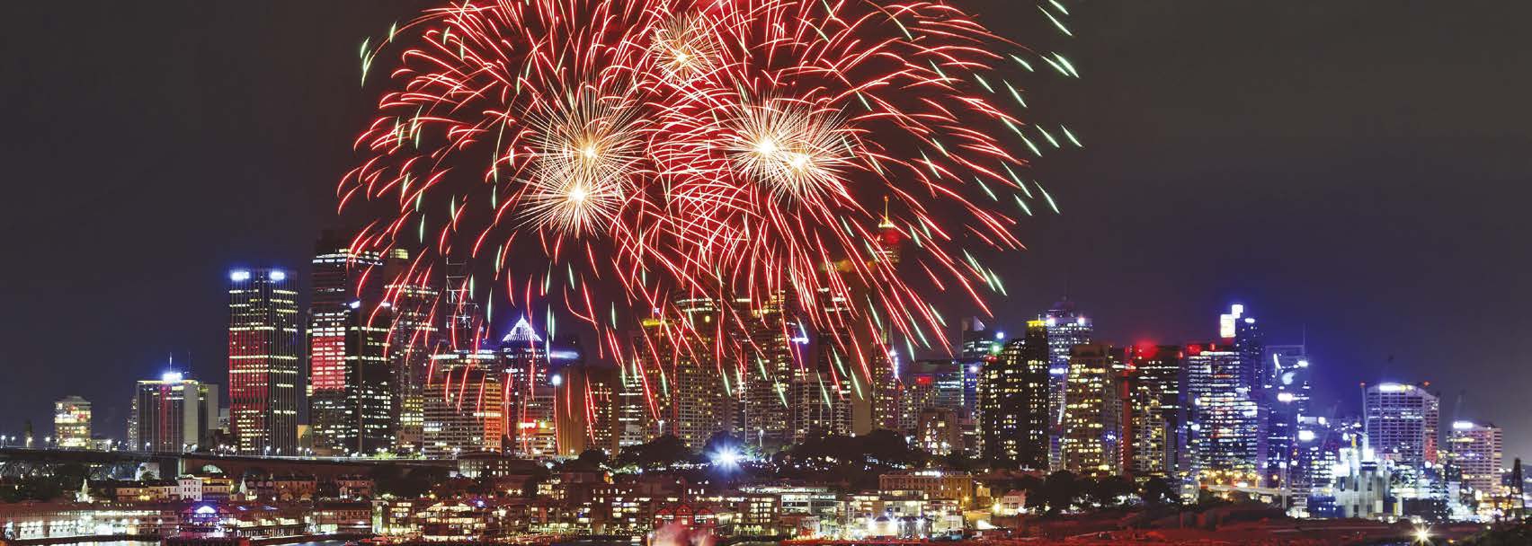 A menudo el Ao Nuevo se celebra con fuegos artificiales como en este increble - photo 4