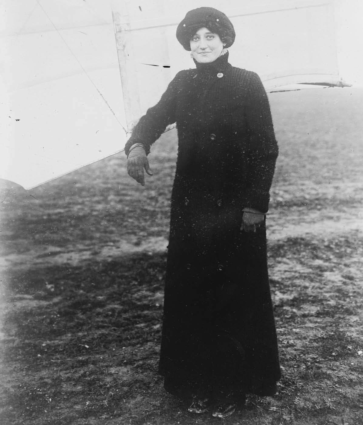 Elise Raymonde Deroche became the first woman to gain a pilots licence Her - photo 6