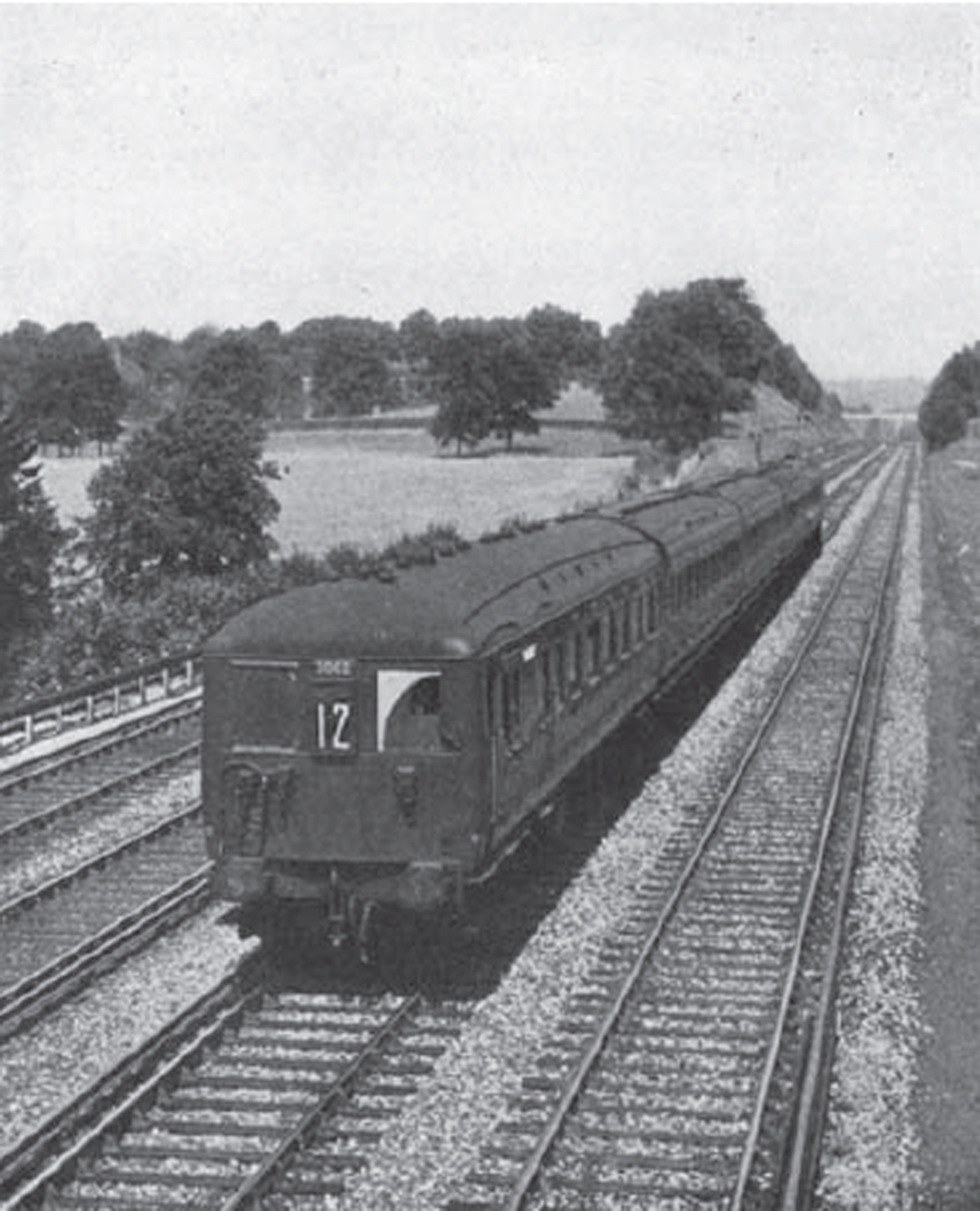 THE HANDY ELECTRIC TRAIN FREQUENT SERVICES AT REGULAR INTERVALS TO RAMBLELAND - photo 2